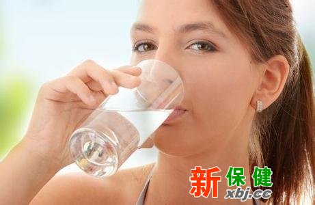 喝水